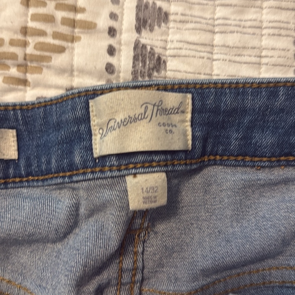 High Rise Denim Shorts - Picture 3 of 3